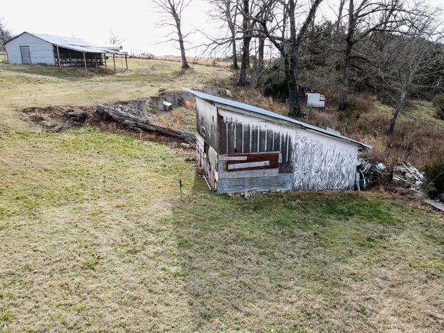 7565 State Highway 176, Walnut Shade, MO 65771