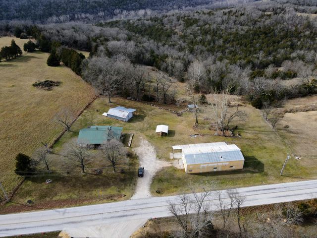 7565 State Highway 176, Walnut Shade, MO 65771