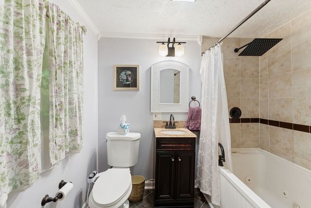 44 Drexel St, Worcester, MA 01602