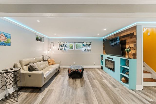 44 Drexel St, Worcester, MA 01602