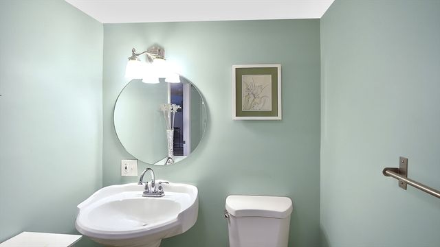 44 Drexel St, Worcester, MA 01602