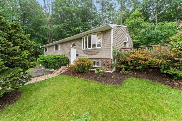 44 Drexel St, Worcester, MA 01602