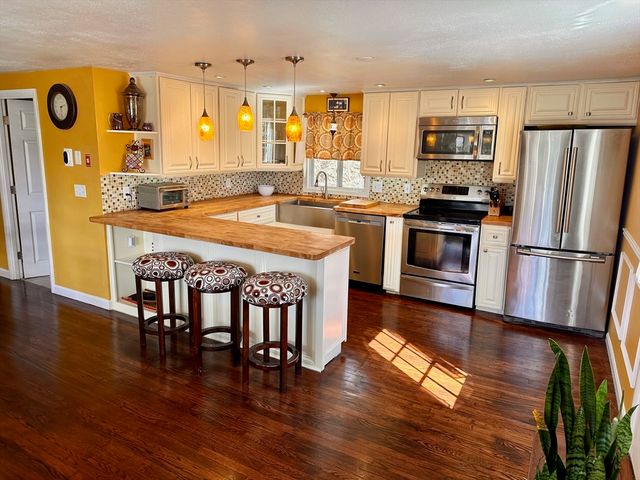 44 Drexel St, Worcester, MA 01602