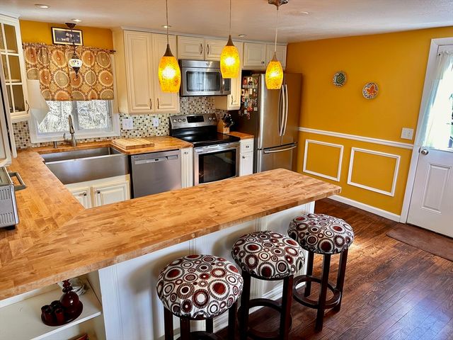 44 Drexel St, Worcester, MA 01602