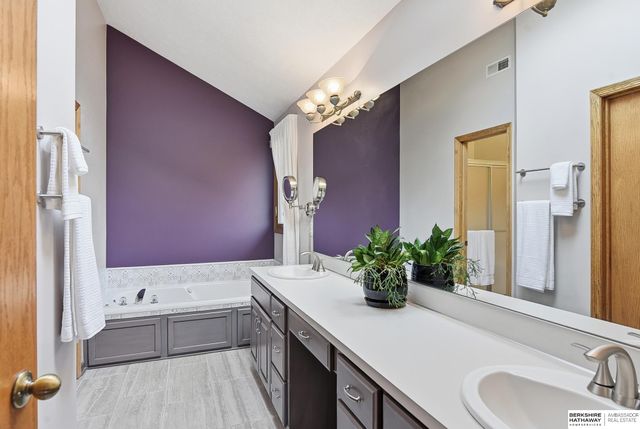 4723 N 134th Avenue, Omaha, NE 68164