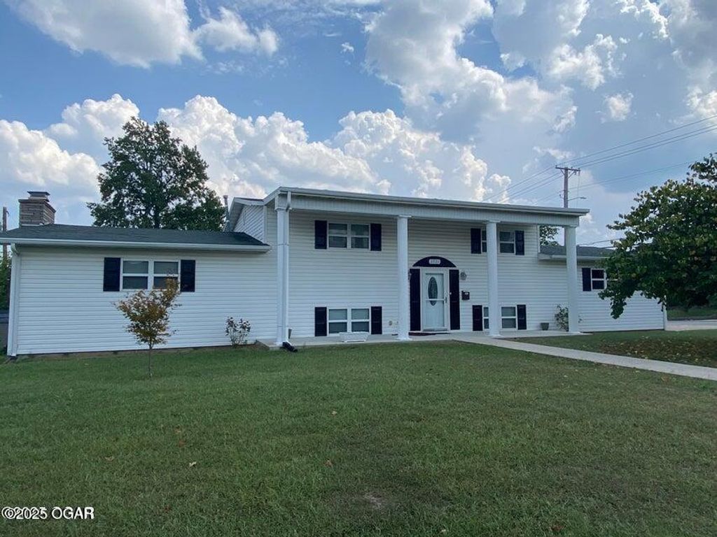 2521 Wisconsin Avenue, Joplin, MO 64804