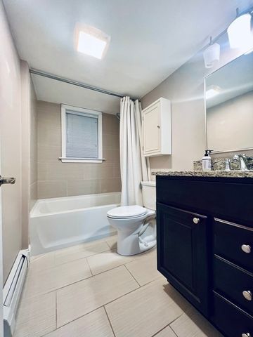 166 Pleasant Street 1, Marblehead, MA 01945