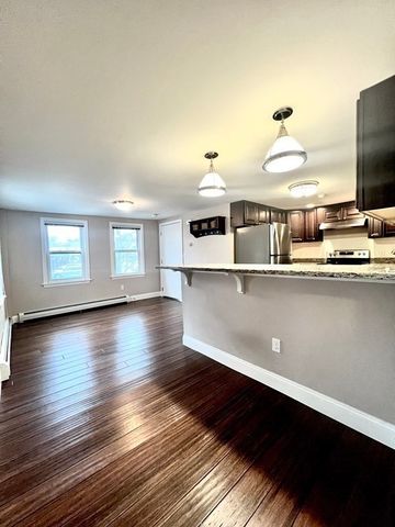 166 Pleasant Street 1, Marblehead, MA 01945