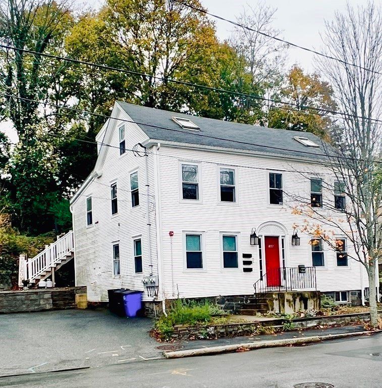166 Pleasant Street 1, Marblehead, MA 01945