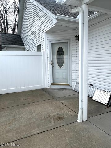 3420 Orchard Court, Warren, OH 44484