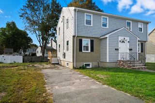33 Park Dr A, Woburn, MA 01801