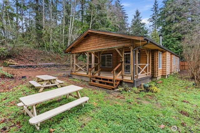 101 N Duckabush Drive N, Hoodsport, WA 98548