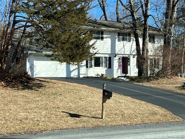 218 Roosevelt Road, Hyde Park, NY 12538