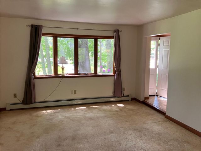 218 Roosevelt Road, Hyde Park, NY 12538