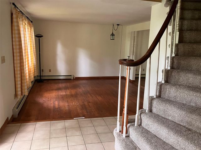 218 Roosevelt Road, Hyde Park, NY 12538