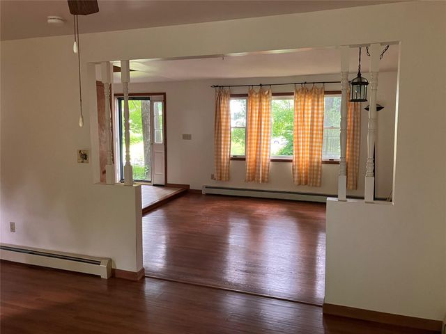 218 Roosevelt Road, Hyde Park, NY 12538