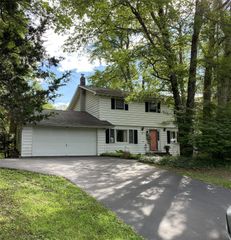 218 Roosevelt Road, Hyde Park, NY 12538