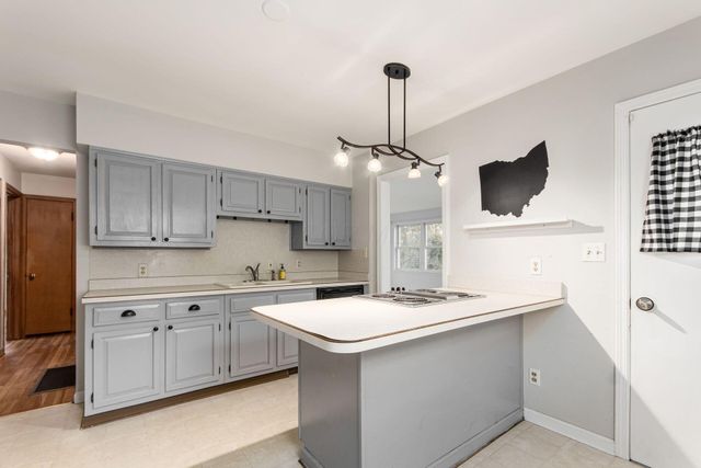 4235 Ashgrove Drive, Grove City, OH 43123