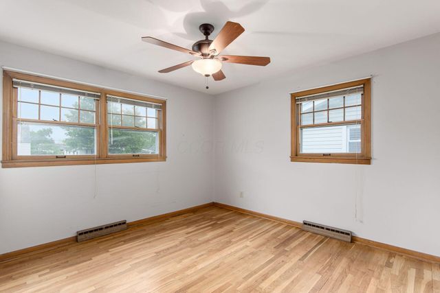 4235 Ashgrove Drive, Grove City, OH 43123