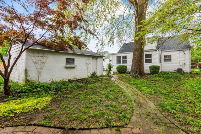4235 Ashgrove Drive, Grove City, OH 43123