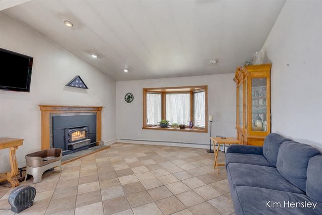 14280 Edgerton Avenue, Cedar Springs, MI 49319