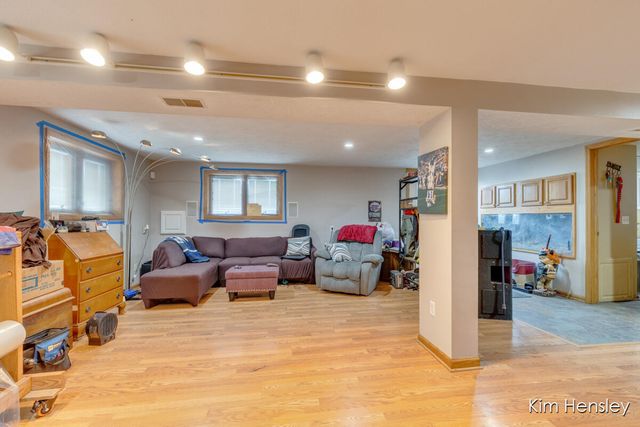 14280 Edgerton Avenue, Cedar Springs, MI 49319