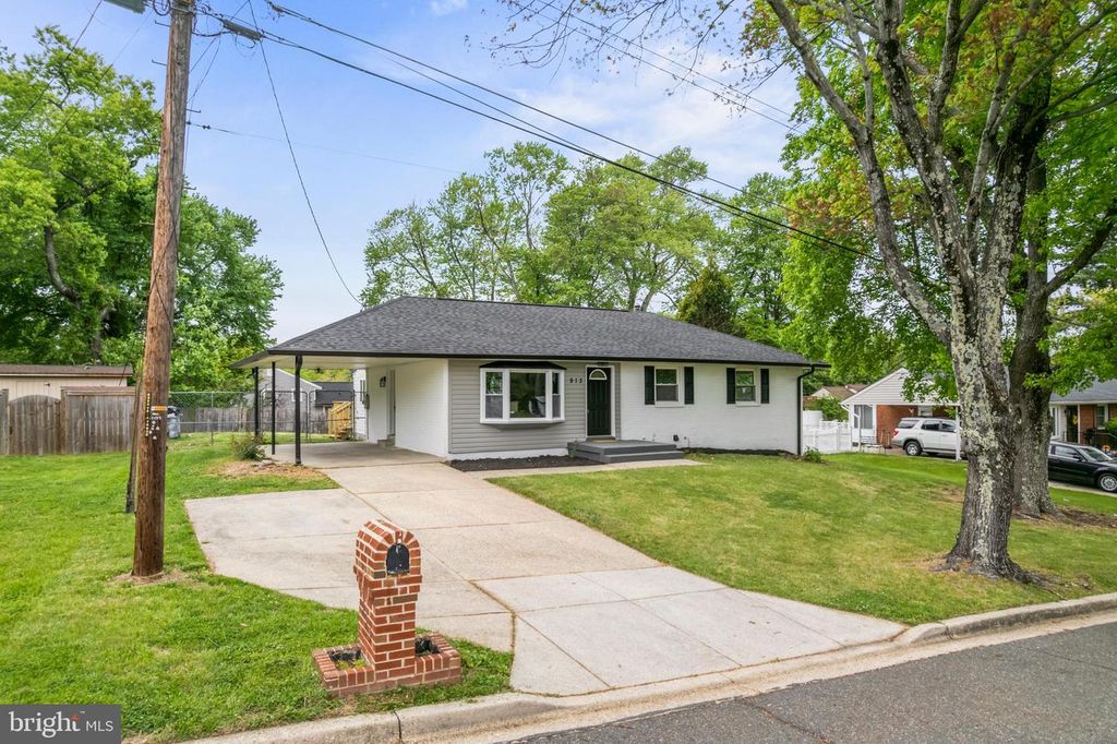 913 APPLEWOOD ST, Capitol Heights, MD 20743