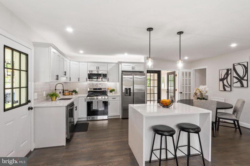 Image 12 of property listing at 913 APPLEWOOD ST, Capitol Heights, MD 20743