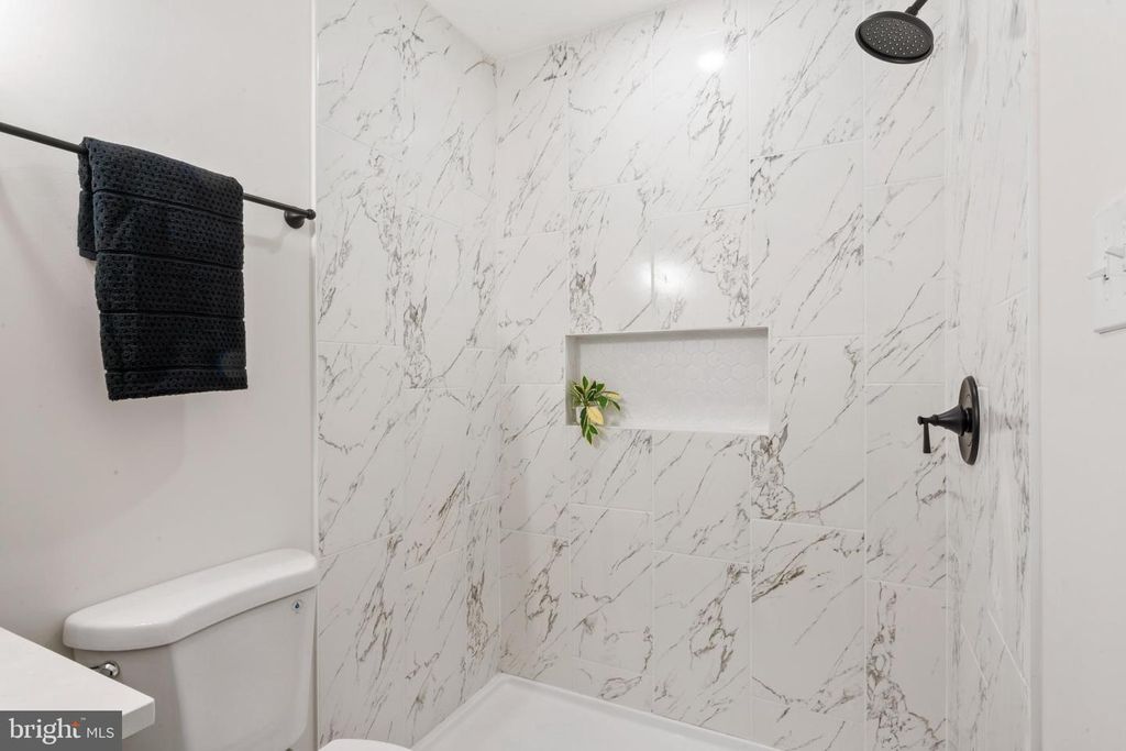 Image 22 of property listing at 913 APPLEWOOD ST, Capitol Heights, MD 20743