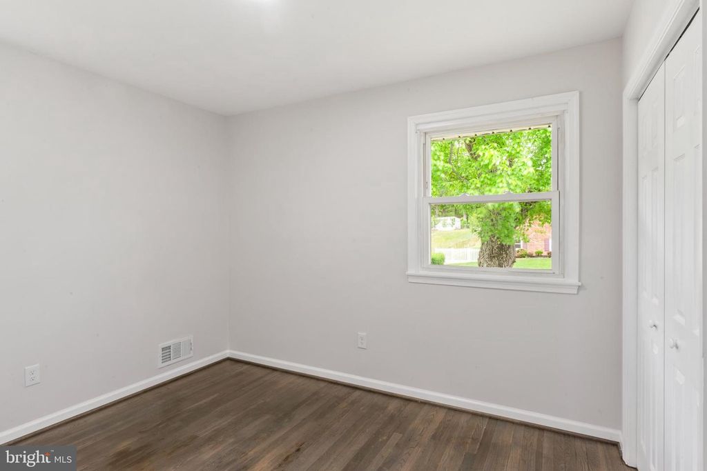 Image 25 of property listing at 913 APPLEWOOD ST, Capitol Heights, MD 20743