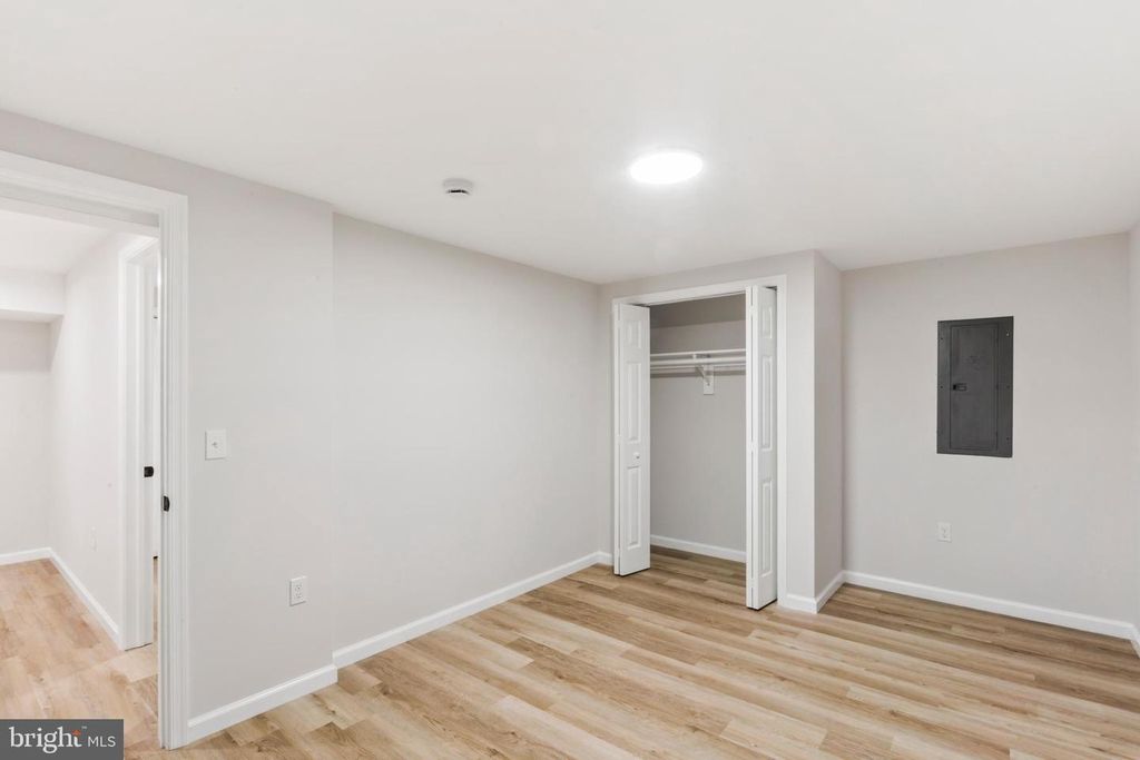 Image 45 of property listing at 913 APPLEWOOD ST, Capitol Heights, MD 20743