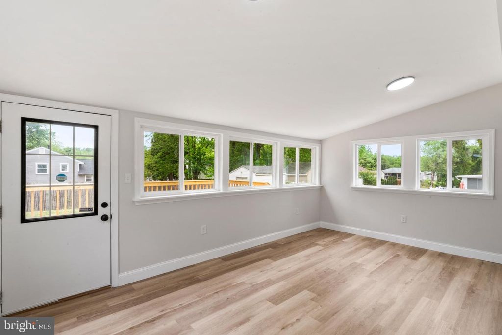 Image 51 of property listing at 913 APPLEWOOD ST, Capitol Heights, MD 20743