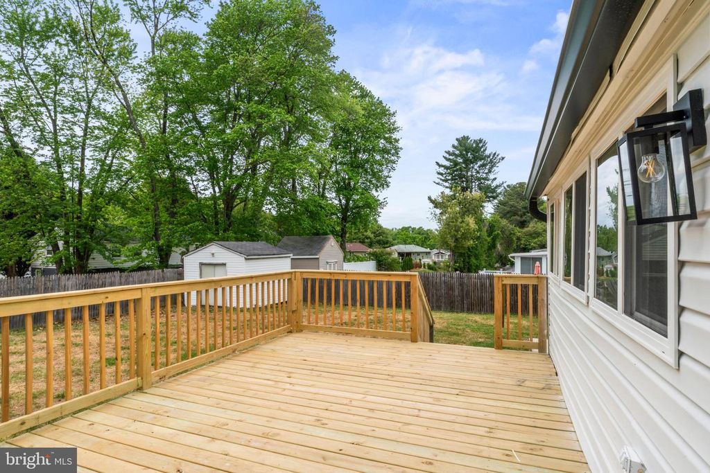 Image 53 of property listing at 913 APPLEWOOD ST, Capitol Heights, MD 20743