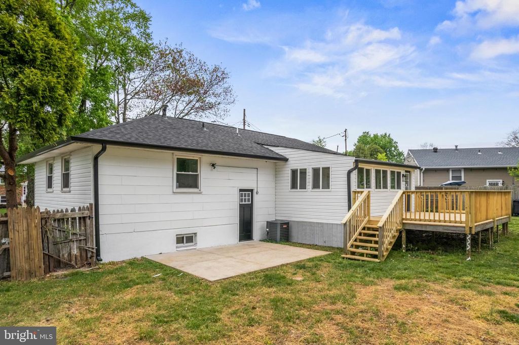 Image 58 of property listing at 913 APPLEWOOD ST, Capitol Heights, MD 20743