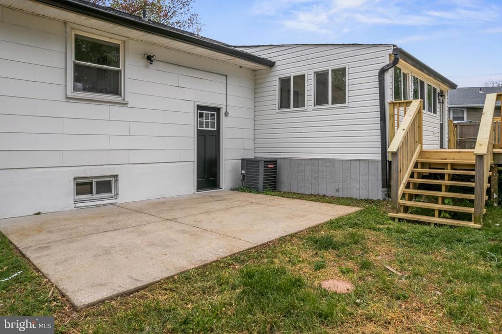 Image 59 of property listing at 913 APPLEWOOD ST, Capitol Heights, MD 20743