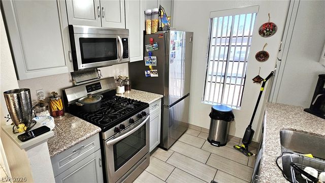 4830 Nara Vista Way 102, Las Vegas, NV 89103