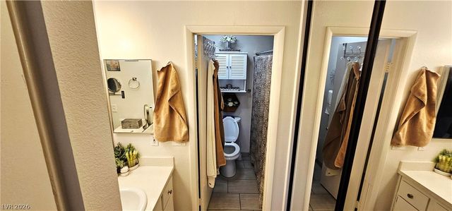 4830 Nara Vista Way 102, Las Vegas, NV 89103