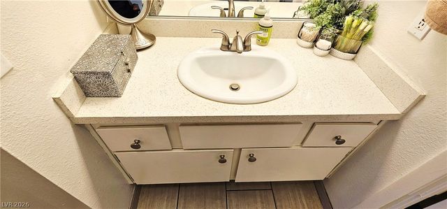 4830 Nara Vista Way 102, Las Vegas, NV 89103