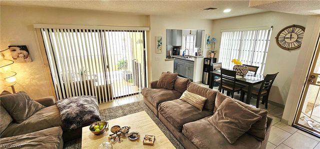 4830 Nara Vista Way 102, Las Vegas, NV 89103