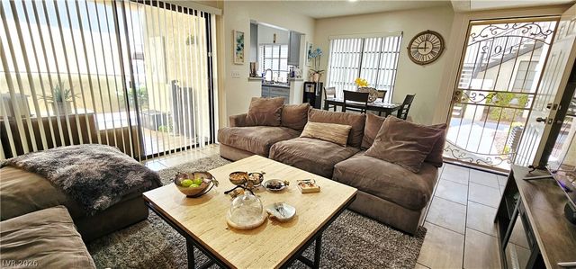 4830 Nara Vista Way 102, Las Vegas, NV 89103