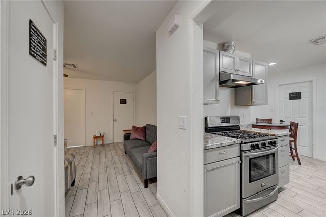 2300 Dune Drive, Las Vegas, NV 89106