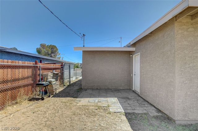 2300 Dune Drive, Las Vegas, NV 89106