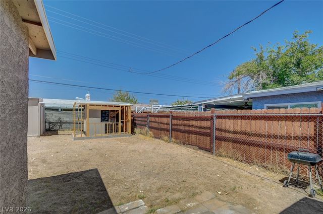 2300 Dune Drive, Las Vegas, NV 89106