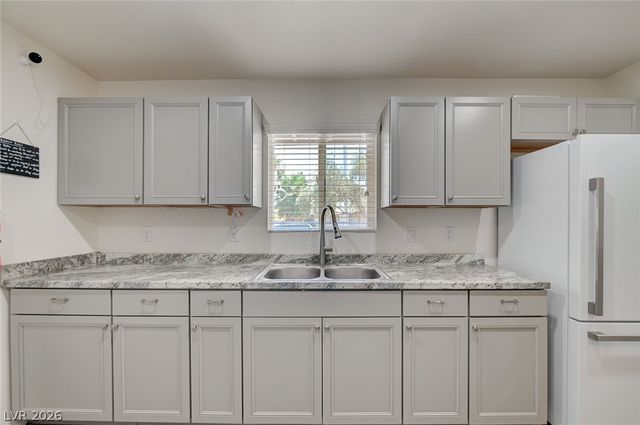 2300 Dune Drive, Las Vegas, NV 89106