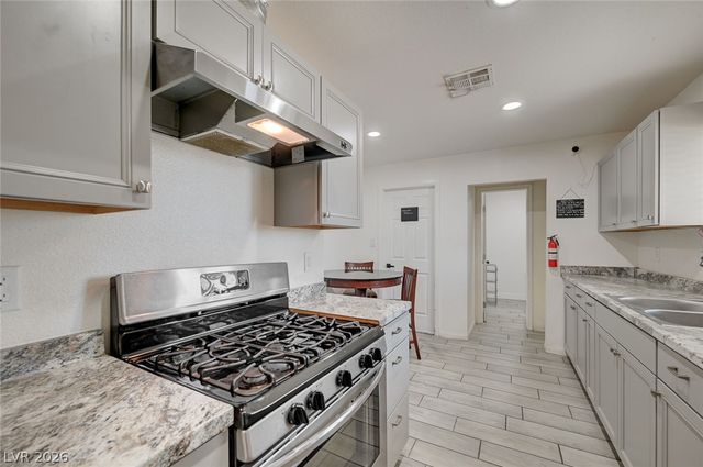 2300 Dune Drive, Las Vegas, NV 89106