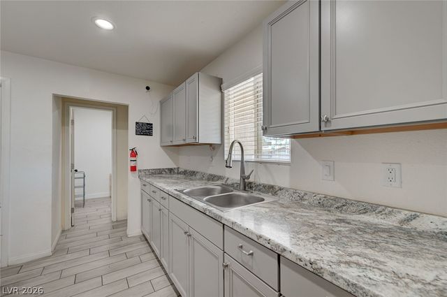 2300 Dune Drive, Las Vegas, NV 89106