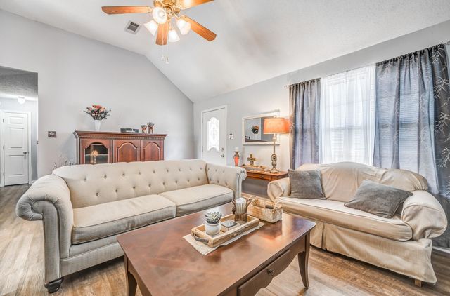 7004 PRESMOND RD, Cordova, TN 38018