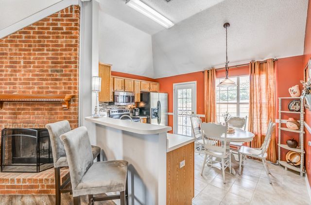 7004 PRESMOND RD, Cordova, TN 38018