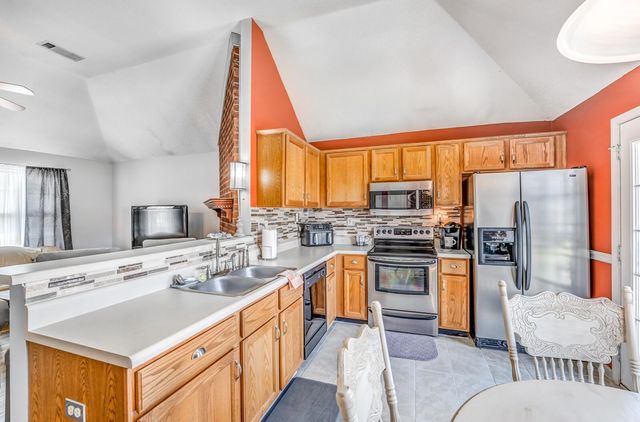 7004 PRESMOND RD, Cordova, TN 38018