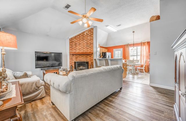 7004 PRESMOND RD, Cordova, TN 38018